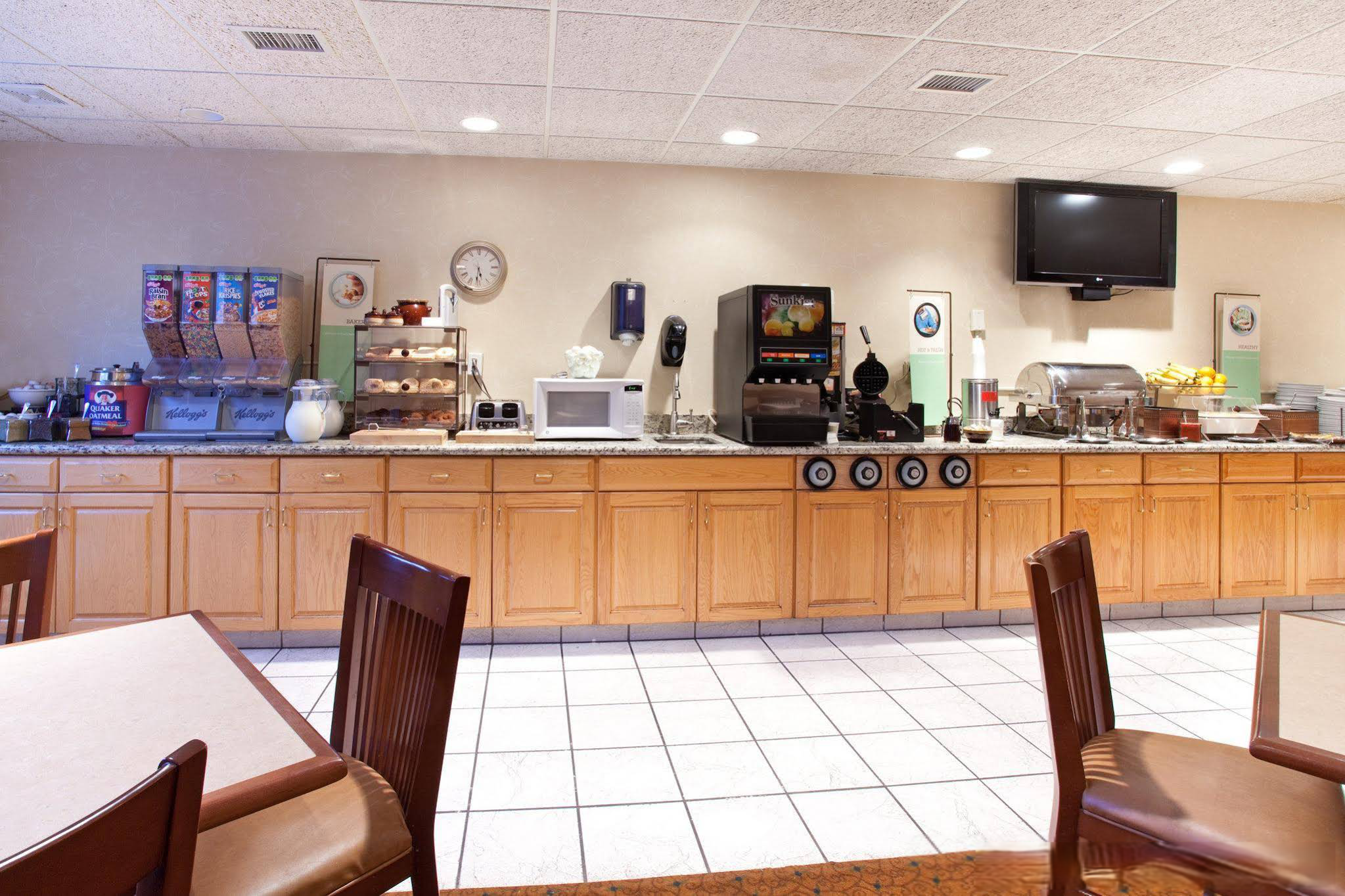 Country Inn & Suites by Radisson, Rapid City, SD