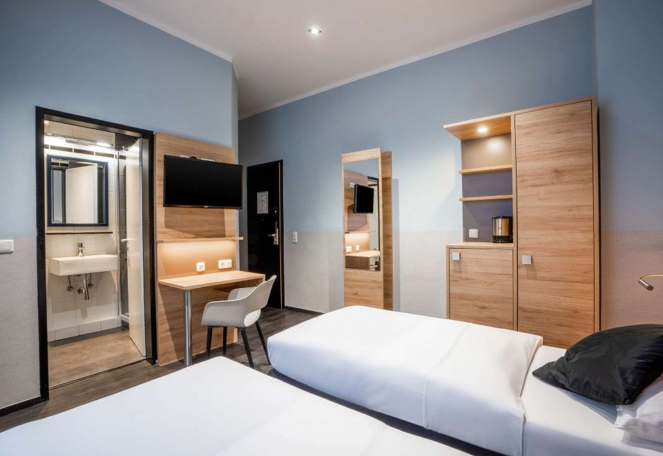 4. 컴포트 호텔 프..