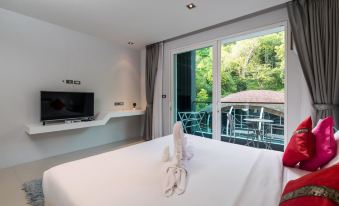 Et420 - Pool View Patong Studio with Pool and Shuttle to Beach