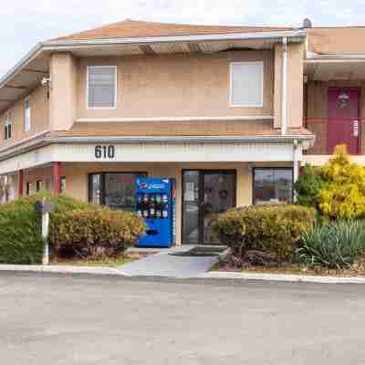 Red Carpet Inn Edison NJ Hotel Exterior
