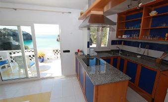 Apartment with Terrace Overlooking the Sea, Splendid Mediterranean View, wi-fi