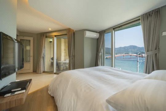 타셋펜션 발코니