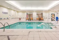 Courtyard Boston Waltham Hoteles en Waltham