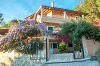 Large Apartment Tonia with Sea View - Pelekas Beach, Corfu