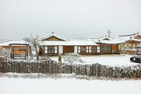 Yeongdeok Eunhaedang Hanok Stay
