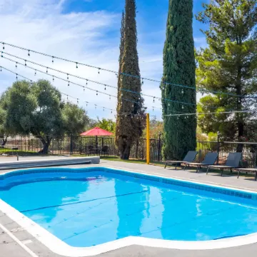 Days Inn by Wyndham Red Bluff