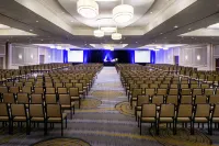 Hilton Albany فنادق في ألباني