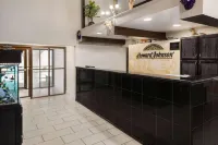 Howard Johnson by Wyndham Appleton - Pools