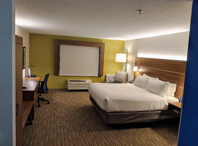 Holiday Inn Express Hotel & Suites Claypool Hill -Richlands Area, an Ihg Hotel