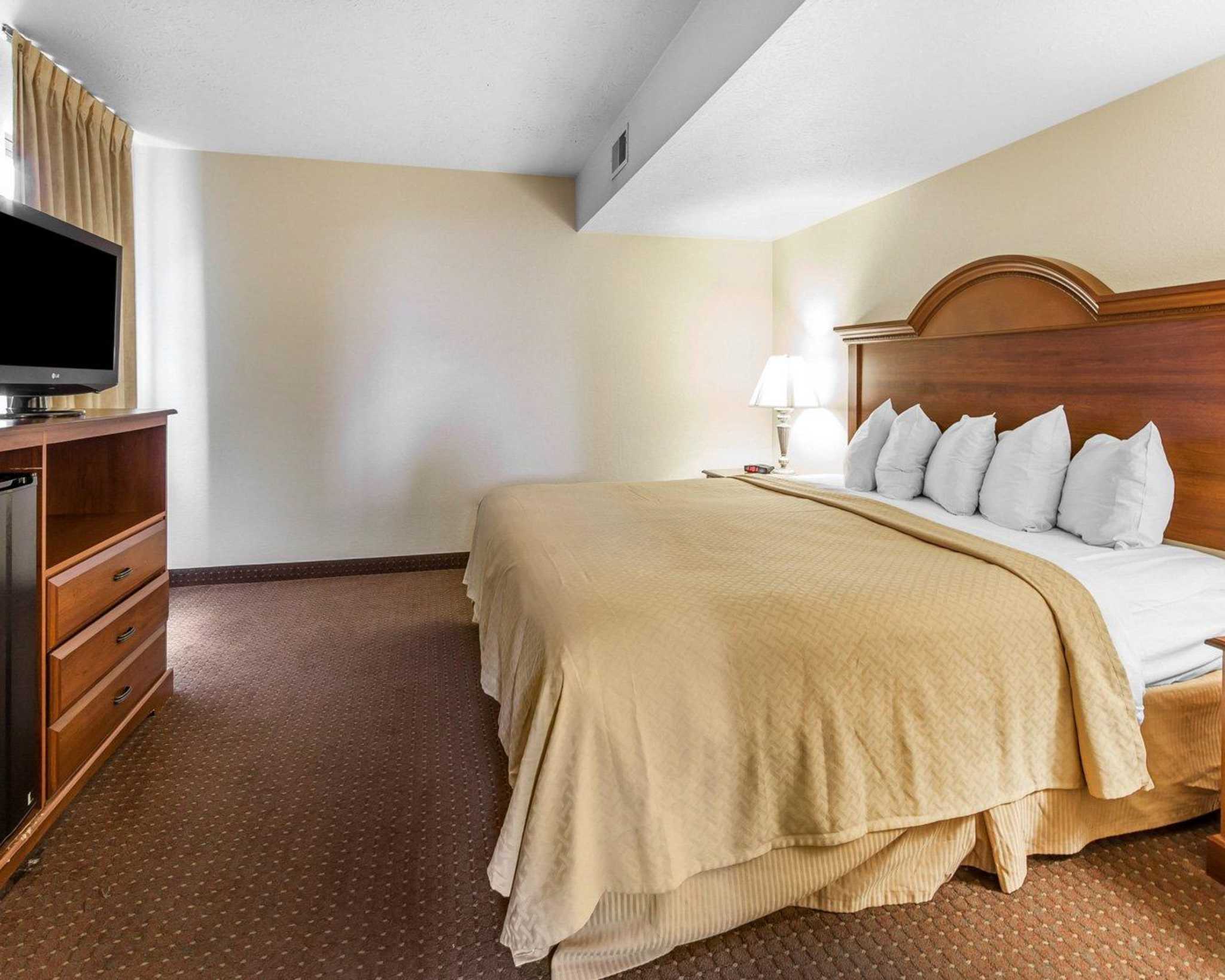 Quality Inn & Suites at Dollywood Lane