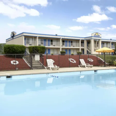 Days Inn by Wyndham Staunton