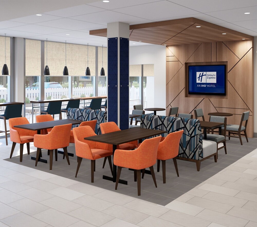 Holiday Inn Express & Suites Dallas Park Central Northeast