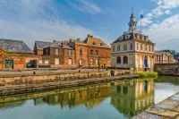 Private En-Suite Room in Town, Close to Hospital