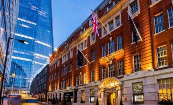 The Bridge Hotel - Housity