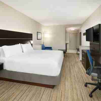 Holiday Inn Express & Suites Valdosta West - Mall Area Rooms