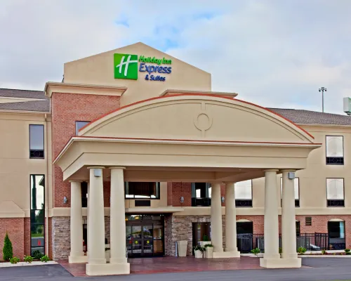 Holiday Inn Express & Suites FRANKLIN by IHG Hotels in Simpson County