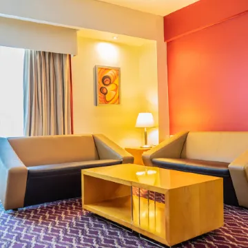 Holiday Inn DAR ES SALAAM CITY CENTRE by IHG Отели рядом с достопримечательностью «Коко Бич»