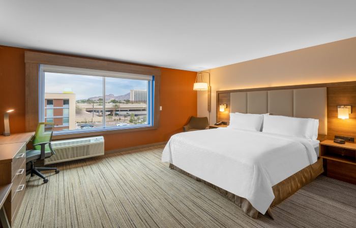 Holiday Inn Express & Suites PHOENIX - AIRPORT NORTH by IHG