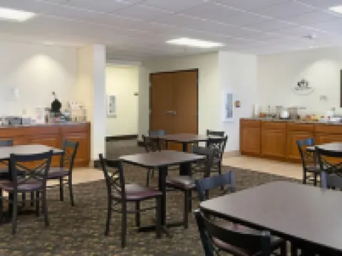 Super 8 by Wyndham Iola KS Hotels in Iola