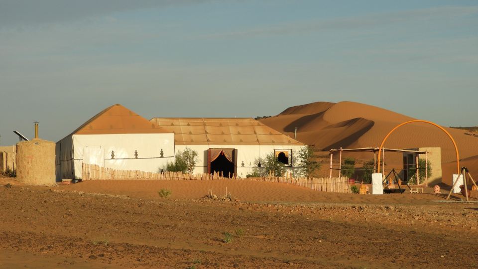Sleep in Luxury Tent in Desert