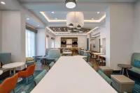 Hampton Inn & Suites by Hilton Watertoo St. Jacobs Hotels in Woolwich