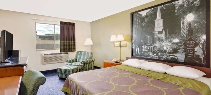 Super 8 by Wyndham Johnson City Hotels in Johnson City