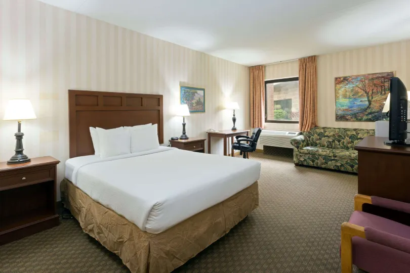 Days Inn & Suites by Wyndham Northwest Indianapolis