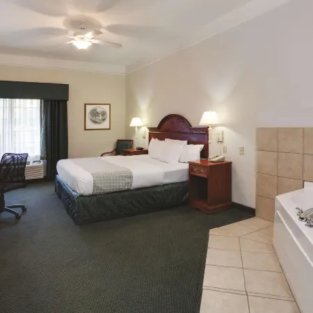 La Quinta Inn and Suites Fort Myers I-75