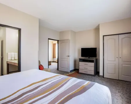 La Quinta Inn & Suites by Wyndham Andrews Hotels in Andrews