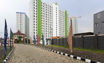 Green Lake View Luxury Apartment by Indah