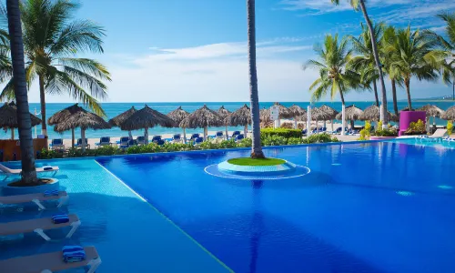Crown Paradise Club All Inclusive