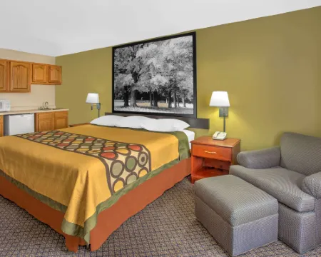 Super 8 by Wyndham Galva Hotels in Henry County