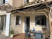 Bright and Quiet House with Two Gardens North (Shade) and South (Sun)