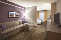 La Quinta Inn & Suites by Wyndham Mechanicsburg - Harrisburg - Pysäköinti