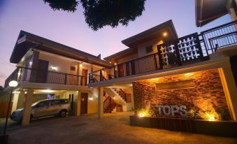 Tops Lodging House