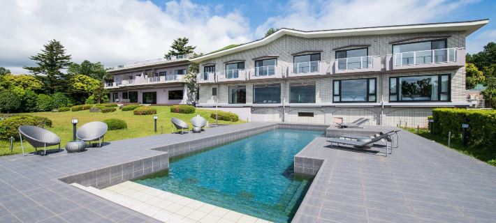 the salon IZUKOGEN Hotels & Resort Hotels in Ito
