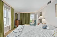 Top Floor Master Suite Bay View