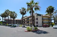 Quality Inn San Diego I-5 Naval Base Hotel dekat Wat Lao Buddharam