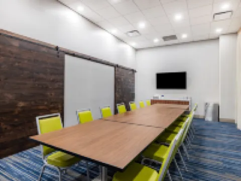 Holiday Inn Express & Suites LINCOLN DOWNTOWN by IHG Hotels in Lincoln