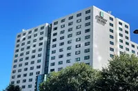 Embassy Suites by Hilton Atlanta Buckhead Hotel dekat Huge Atlanta