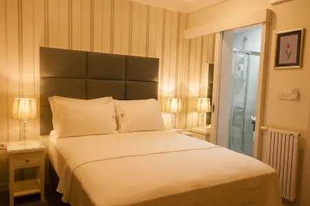 Ten Rooms Istanbul Hotel