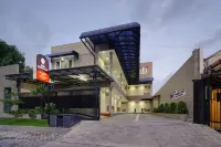 Grand Kebonsari Guesthouse Hotels in Jambangan
