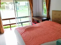 Koh Chang Pukdee Bungalow Hotels near Chao Por Koh Chang Shrine