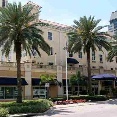 Hampton Inn & Suites St. Petersburg/Downtown Hotel Exterior