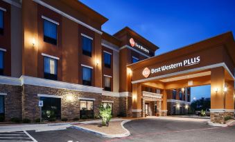 Best Western Plus Elmendorf Hotel