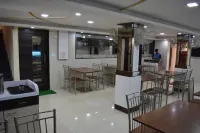 Hotel Royal Treat