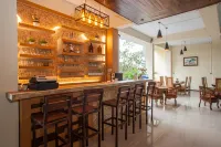 RedDoorz Premium @ Jalan Cengkeh Malang Hotels in Lowokwaru