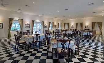 Sariska Manor Luxury Cottages Tehla - Housity