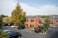 Bay Hotel Apartments - parking