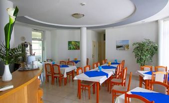 Hotel Aqua - Housity